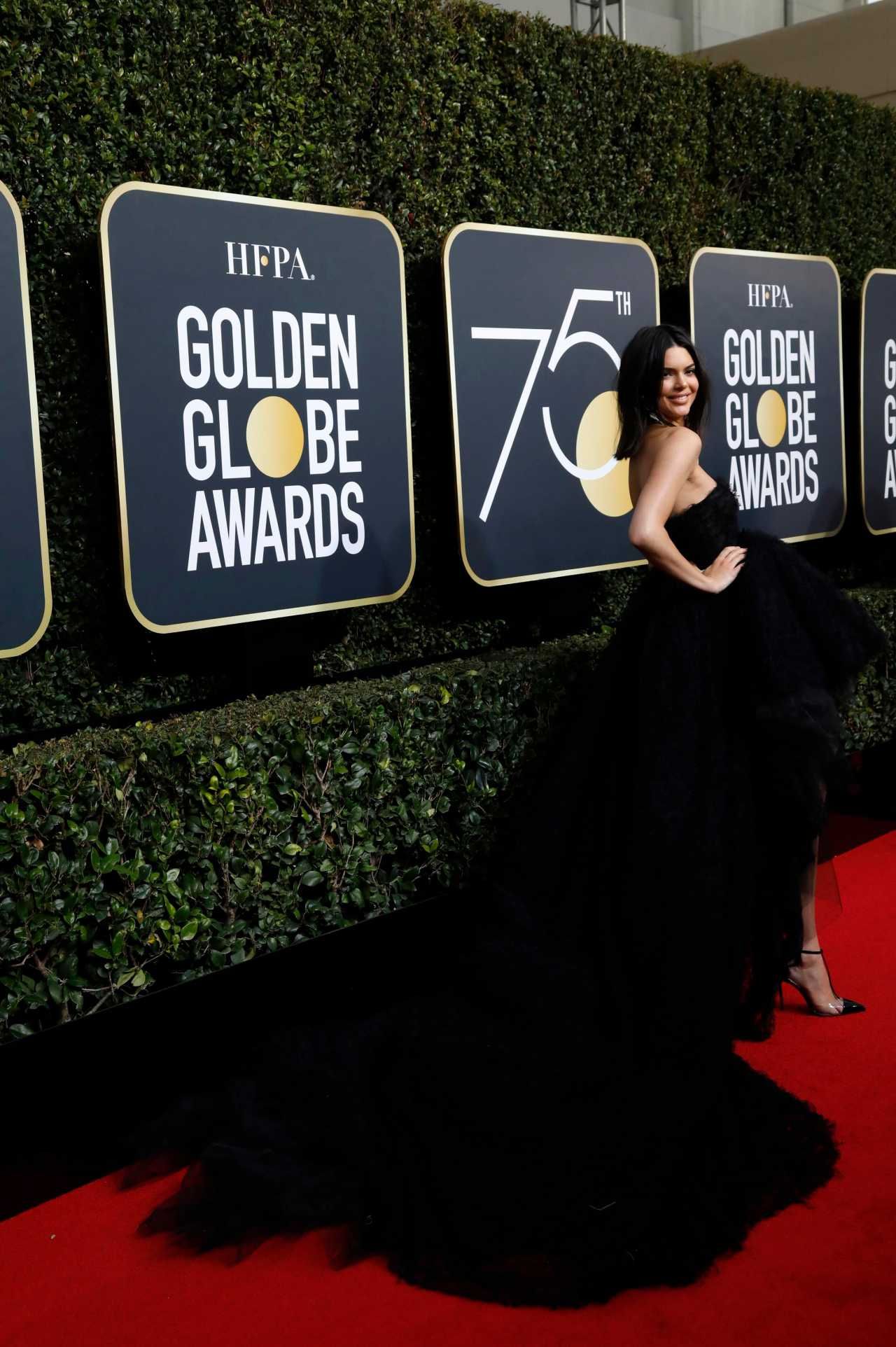 หางยาวเยอะยกให้ เคนดัล เจนเนอร์ 