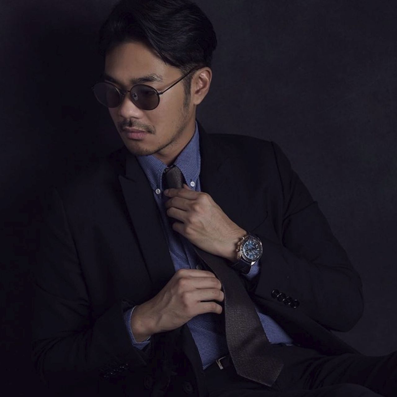 ผมว่าผมดูดีในชุดสูท