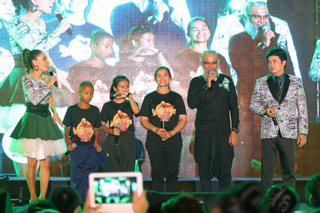 รายการ “ร้องได้ให้ล้าน”