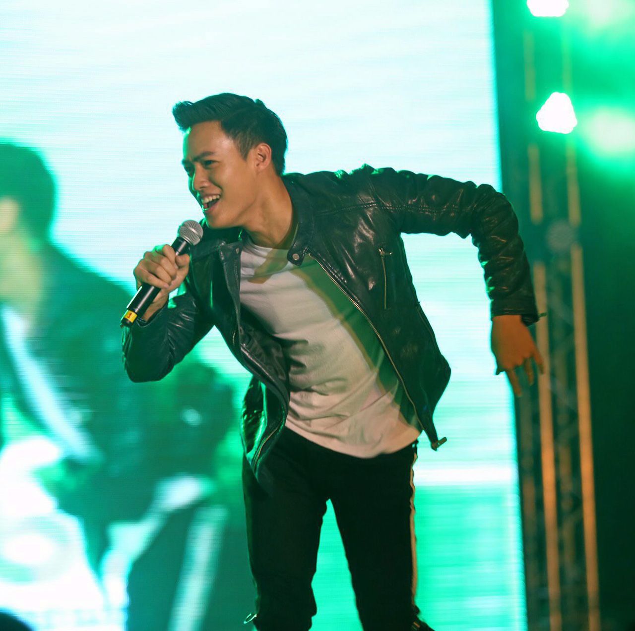 เอวพลิ้ว..งานถนัด ‘ปอ’