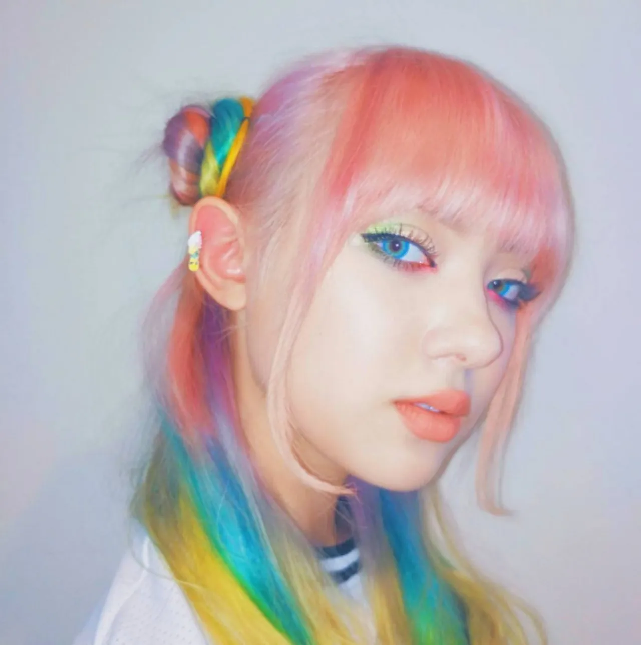 "สีผมเรนโบว์"
