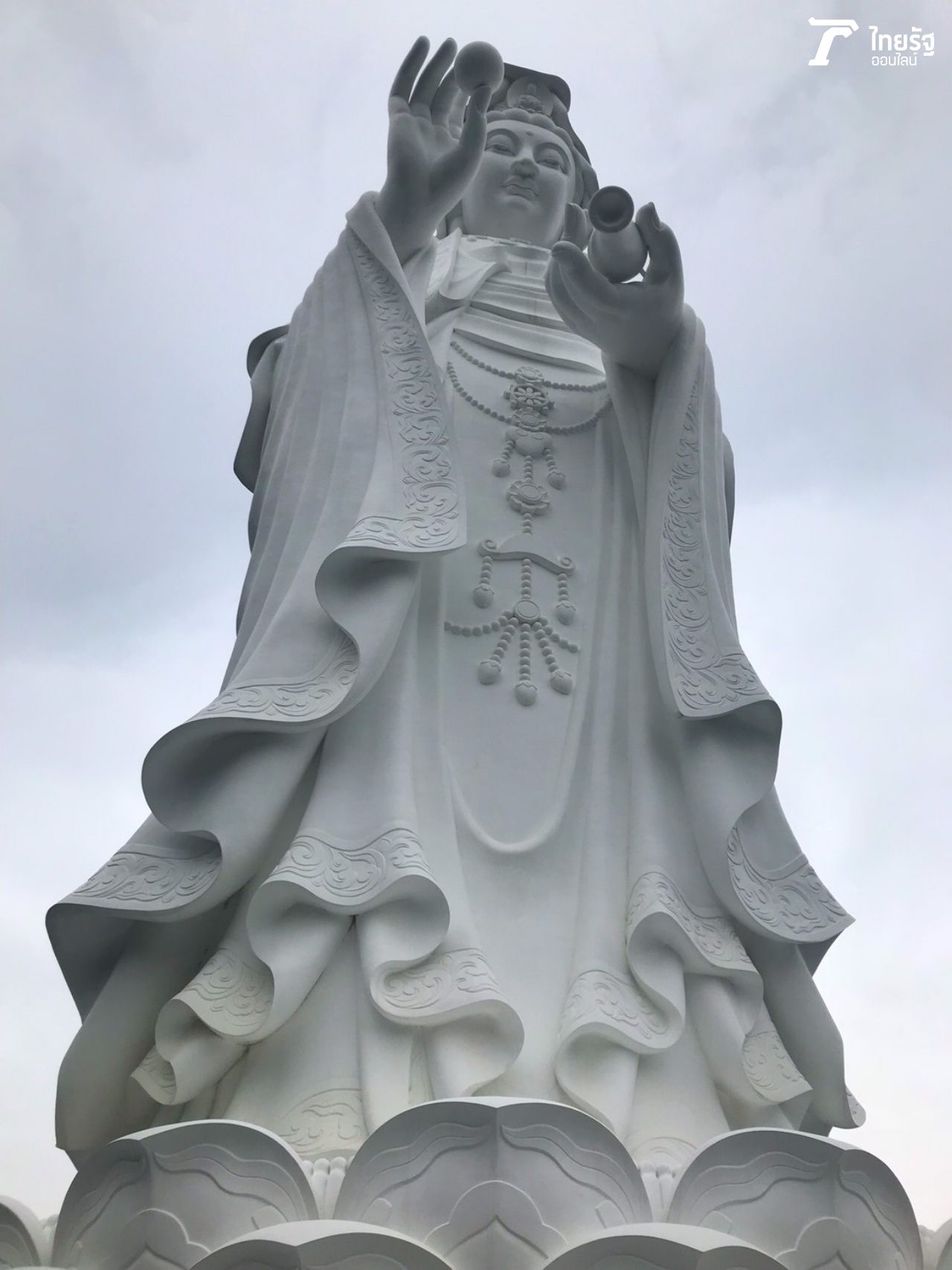 องค์พระโพธิสัตว์กวนอิม