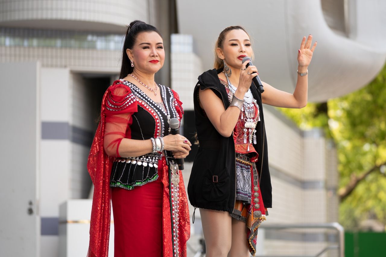 บานเย็น รากแก่น ราชินีลูกทุ่งหมอลำ และลูกสาว แคนดี้ รากแก่น มาให้ความสนุกกับคนไทยในญี่ปุ่น