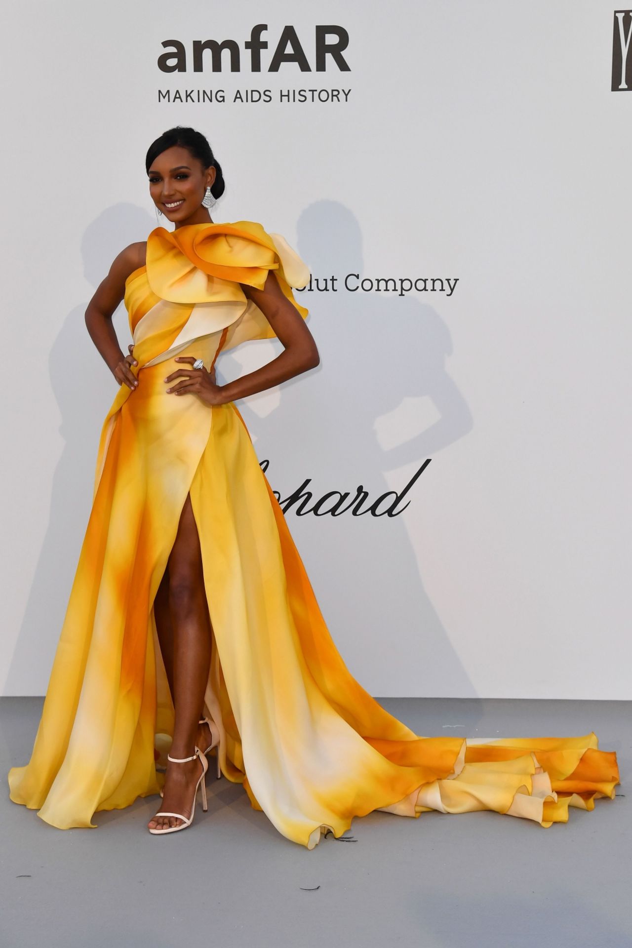 เหลืองสดใสจาก จัสมินส์ ทุกส์  