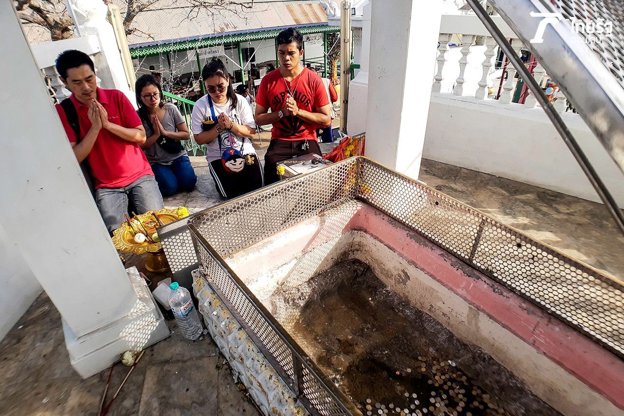 สักการะรอยพระพุทธบาท