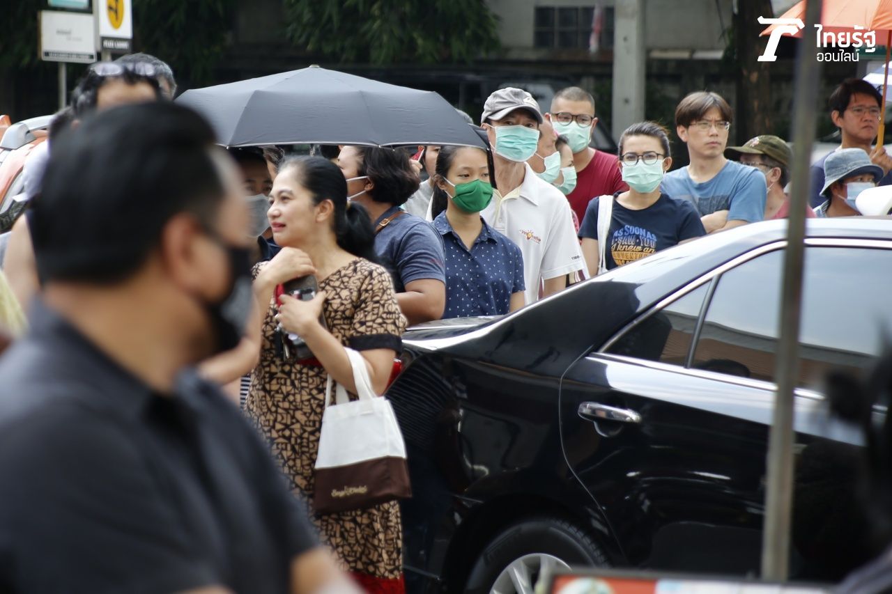 บริเวณลานจอดรถพลาซ่าลากูน โชคชัย 4