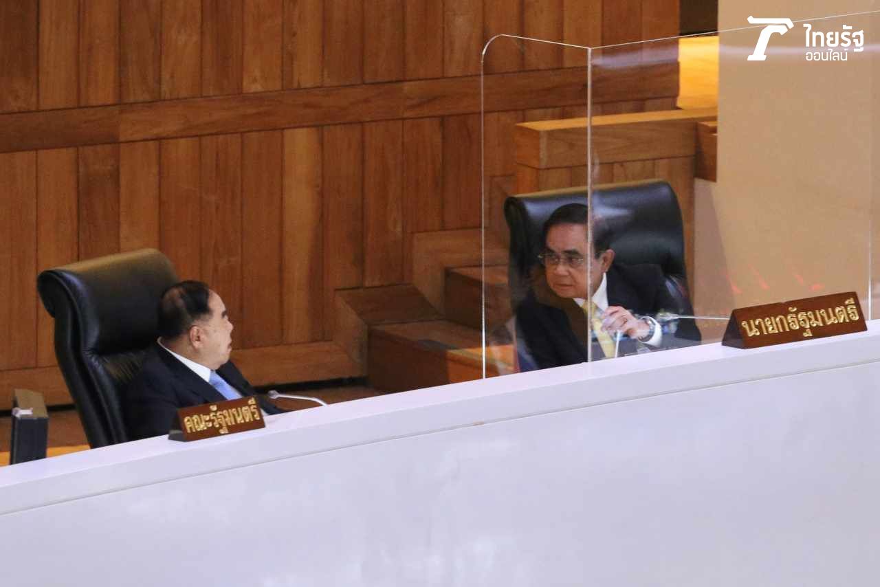 พล.อ.ประยุทธ์ จันทร์โอชา นายกรัฐมนตรี และ พล.อ.ประวิตร วงษ์สุวรรณ รองนายกรัฐมนตรี