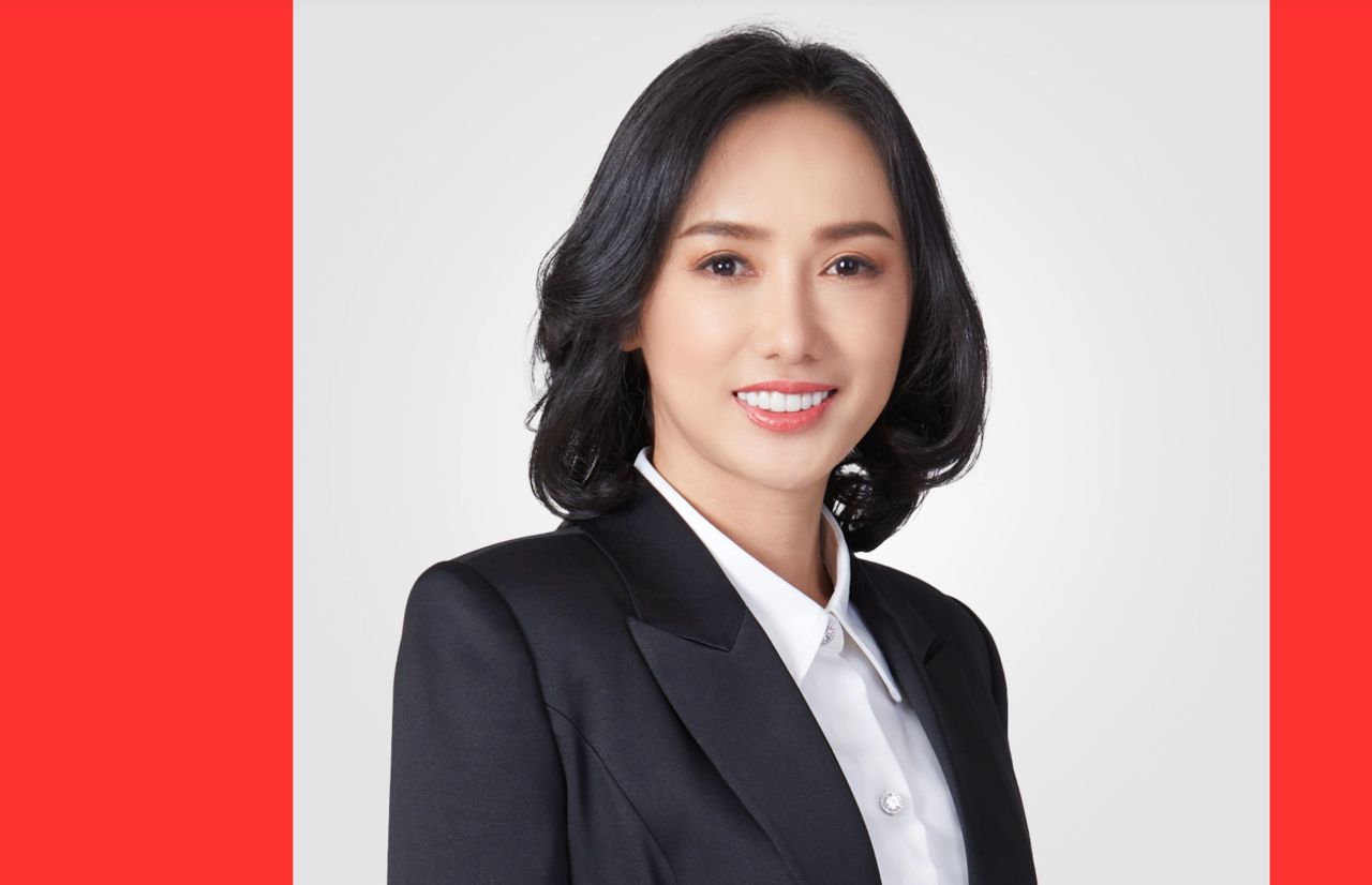 นางสาวลิณธิภรณ์ วริณวัชรโรจน์ ลำดับที่ 29 พรรคเพื่อไทย