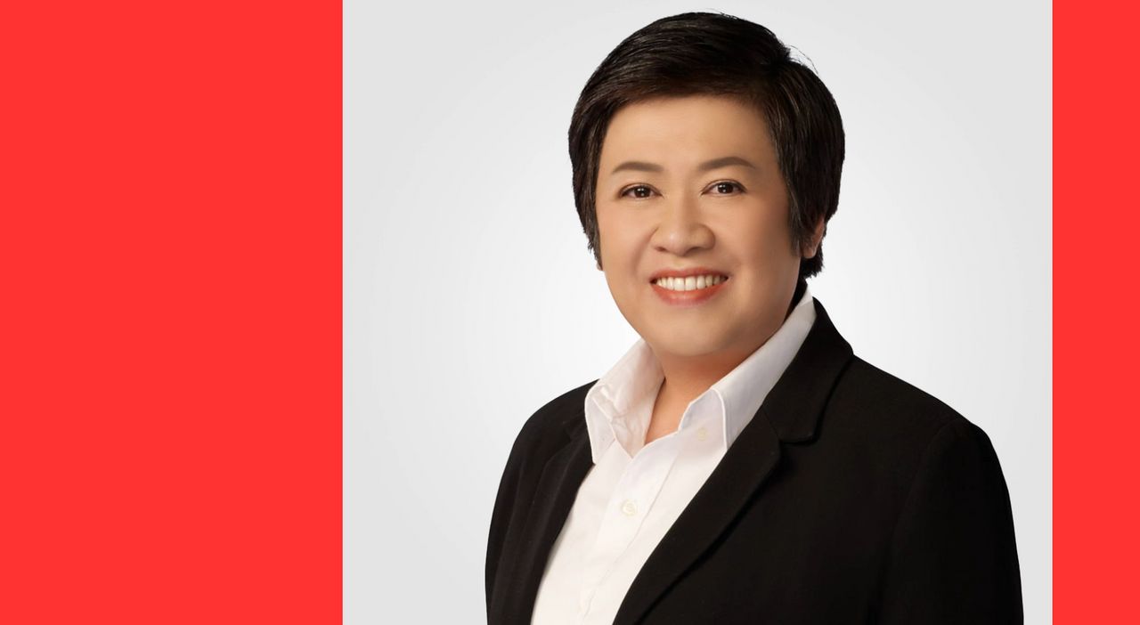 นางสาวละออง ติยะไพรัช ลำดับที่ 32 พรรคเพื่อไทย