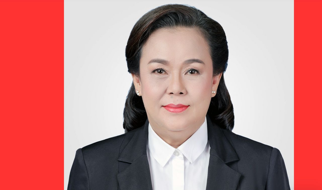 นางอนงค์ ล่อใจ ลำดับที่ 76 พรรคเพื่อไทย