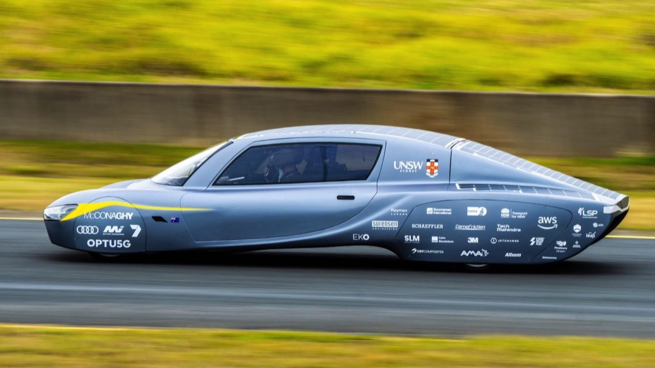 รถยนต์ไฟฟ้าพลังแสงอาทิตย์ solar-powered EV วิ่งทำลายสถิติโลก 1,000 กิโลเมตร แบบไม่ต้องชาร์จไฟ