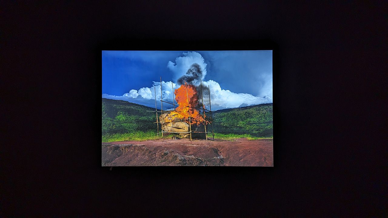 ภาพชุด The Entrapment และ Love & Fire โดย ธนพล แก้วพริ้ง