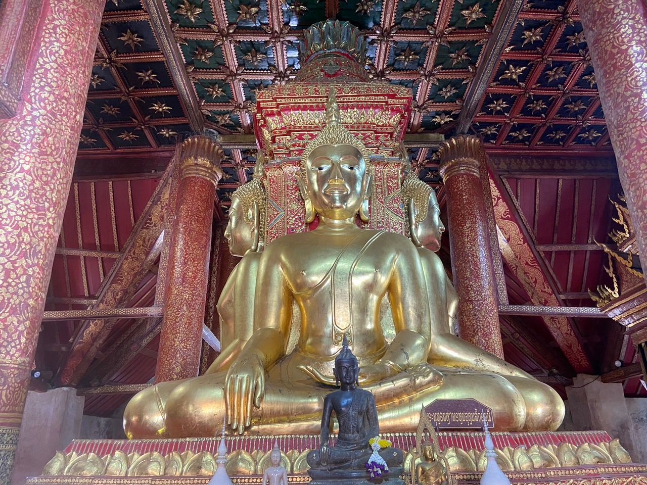 พระพุทธรูป 4 องค์ จตุรพักตร์ทั้ง 4