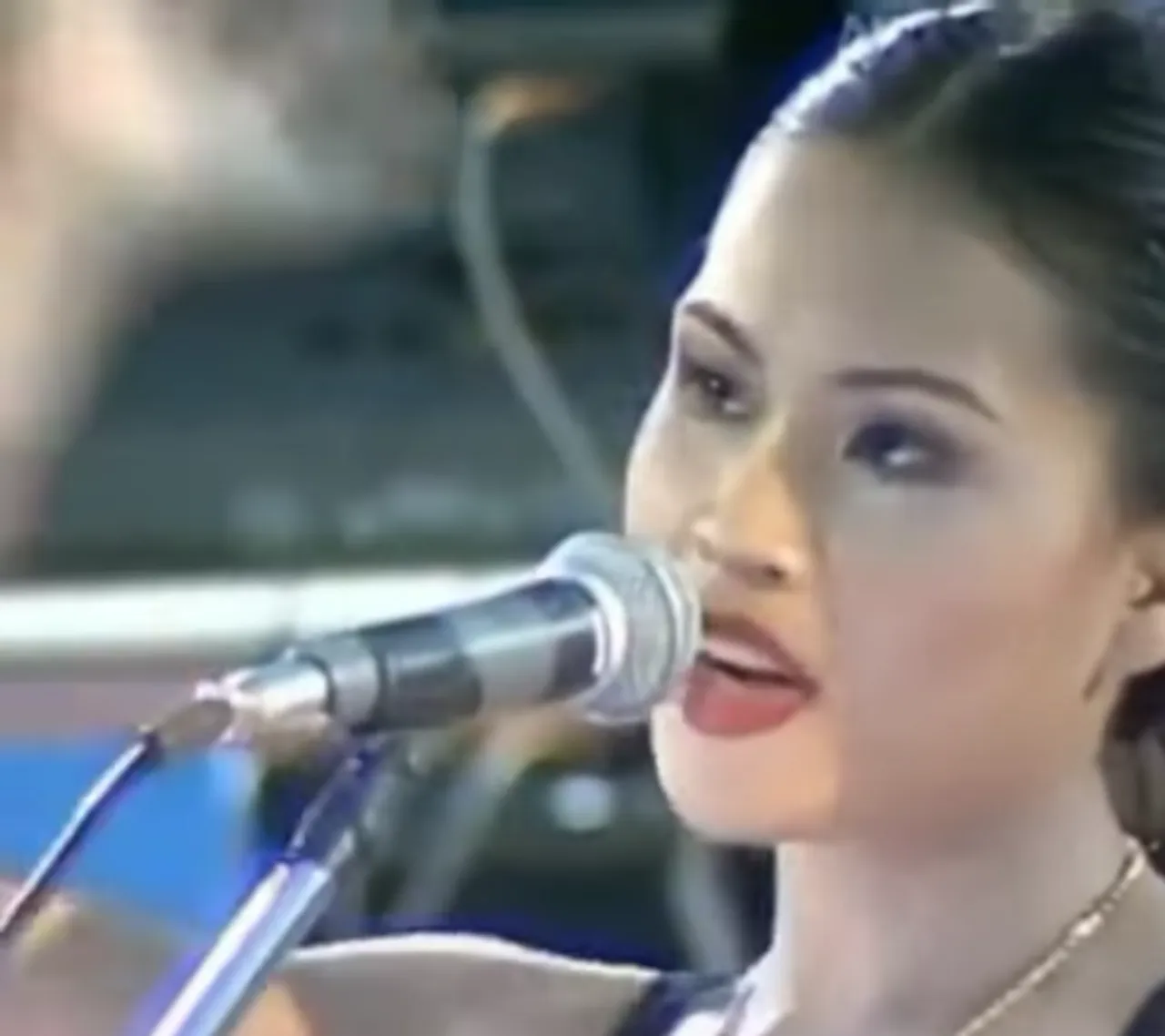 เพลง คนจนมีสิทธิ์ไหมคะ - เดือนเพ็ญ เด่นดวง