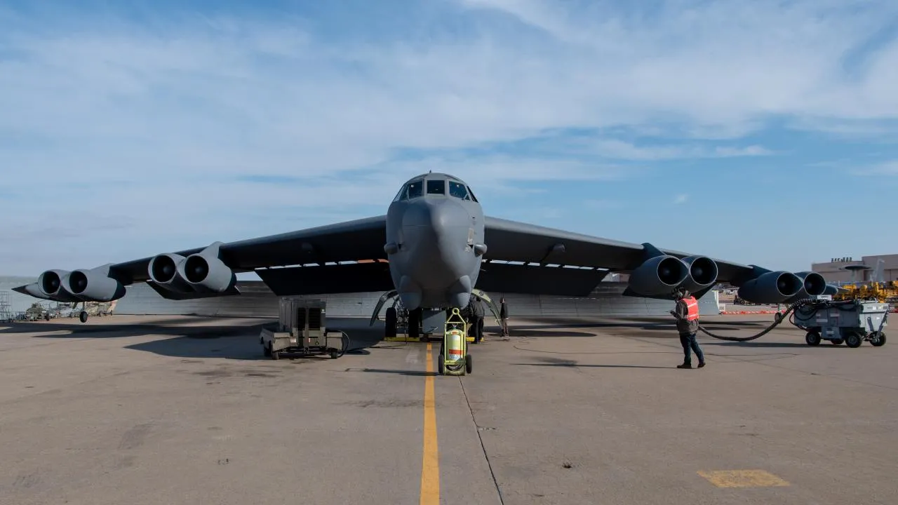 B-52 H Wise Guy ภาพโดย U.S. Air Force photo by Paul Shirk