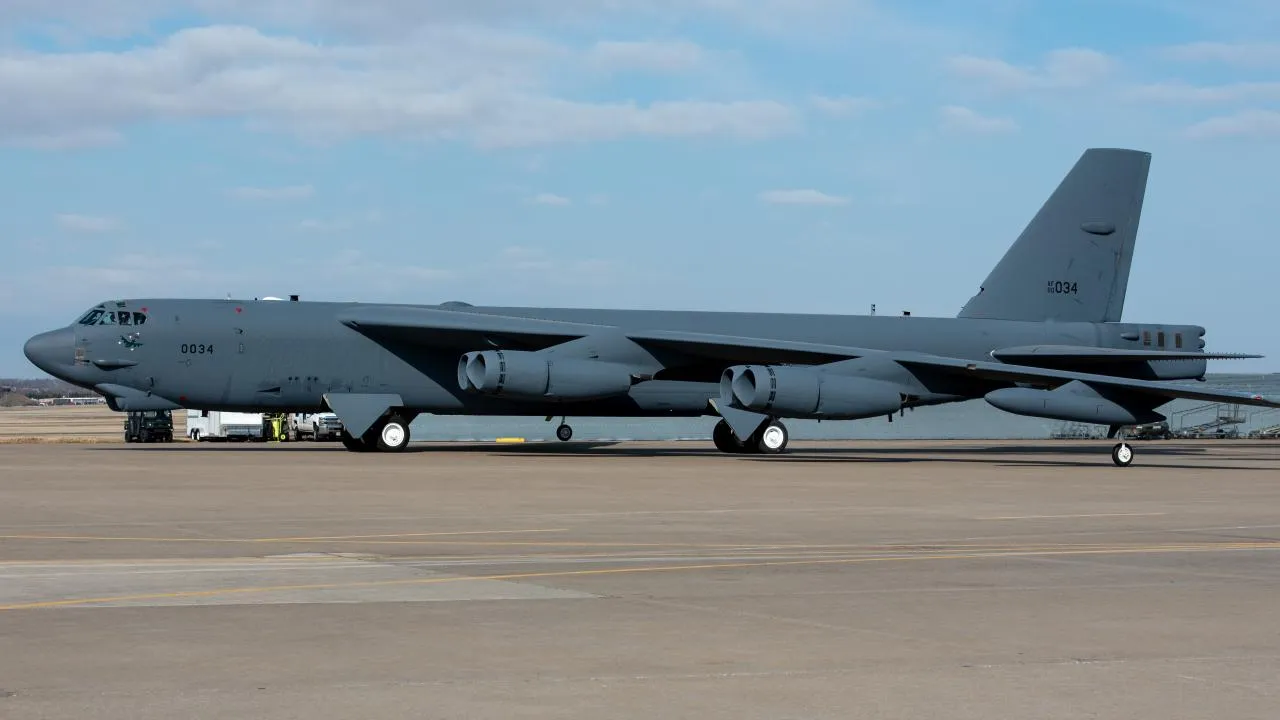 B-52 H Wise Guy ภาพโดย U.S. Air Force photo by Paul Shirk