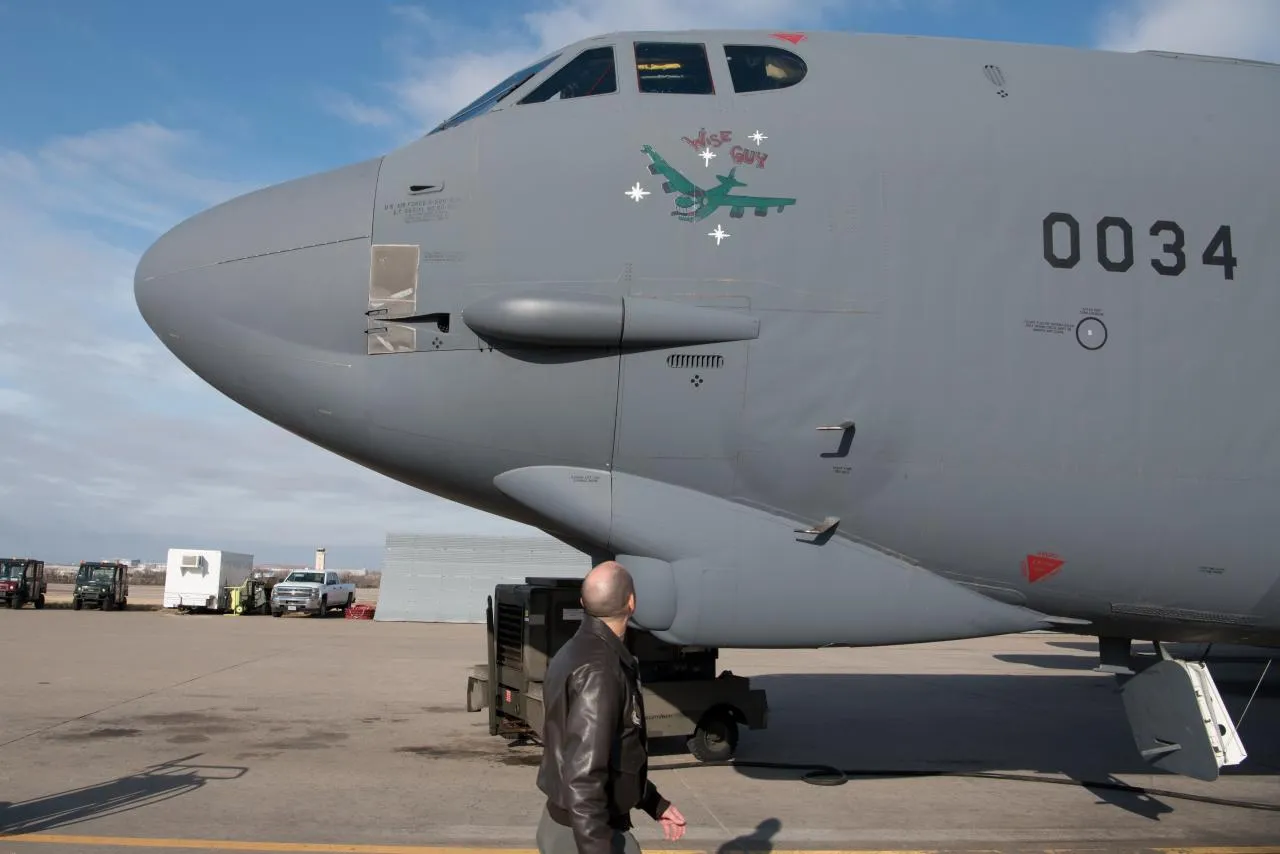 B-52 H Wise Guy ภาพโดย U.S. Air Force photo by Paul Shirk