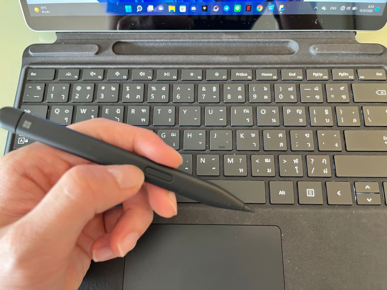 Microsoft Surface Pro 8 กับอุปกรณ์เสริม