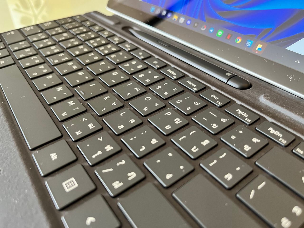 Microsoft Surface Pro Signature Keyboard 