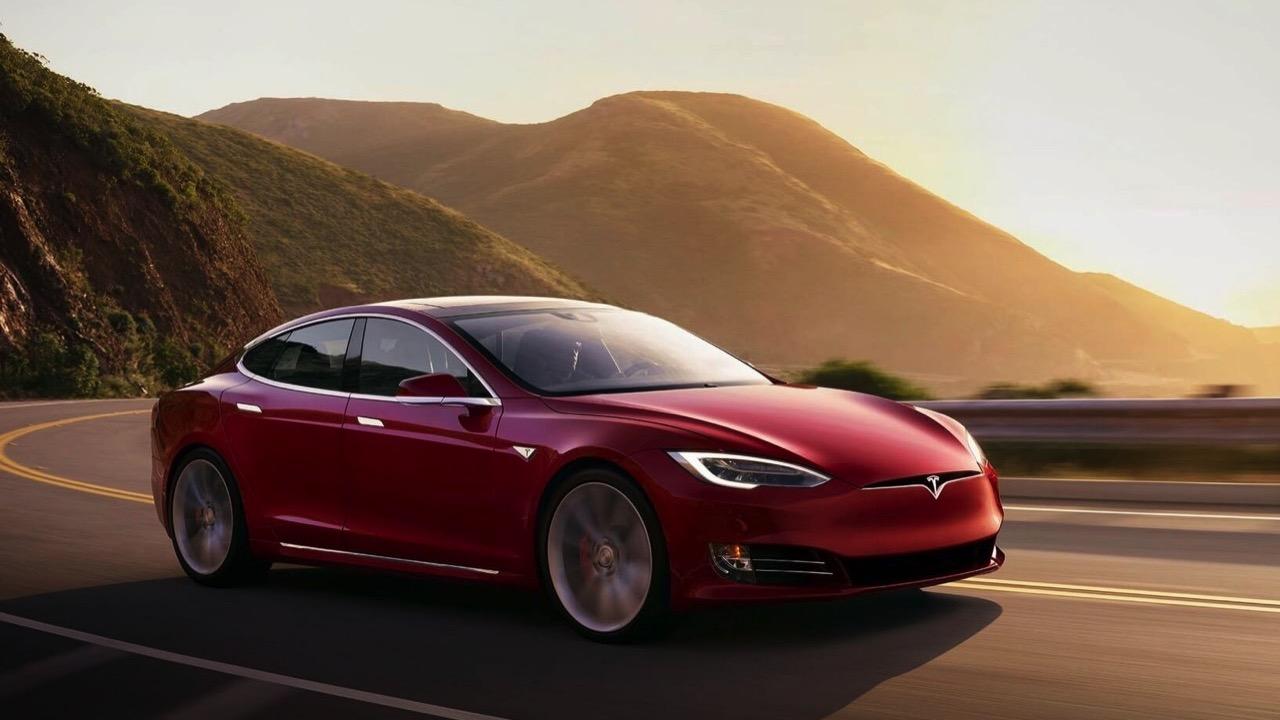ส่อง TESLA รถไฟฟ้าน่าใช้ที่กำลังจะเข้าไทยและงานภายในที่ต้องปรับปรุง?