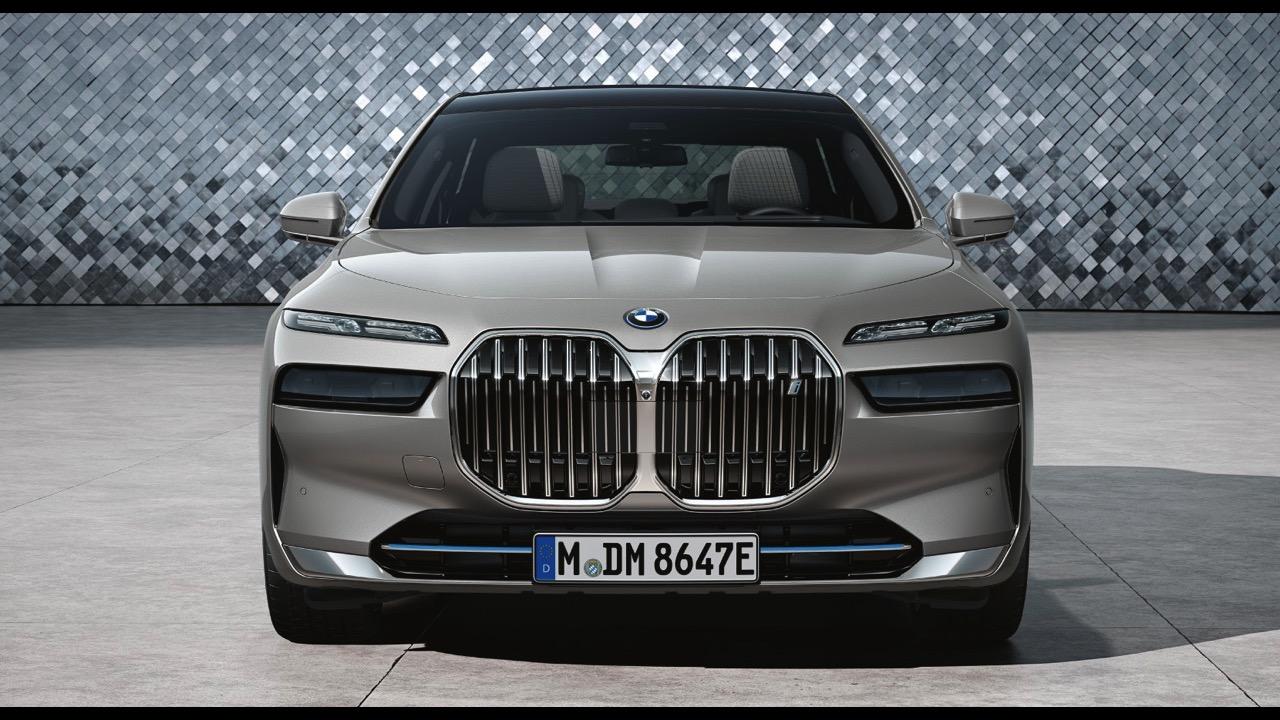 BMW i7 xDrive60 M Sport (First Edition) รถยนต์ไฟฟ้าหรูสำหรับการประชุมผู้นำเขตเศรษฐกิจเอเปก 2022