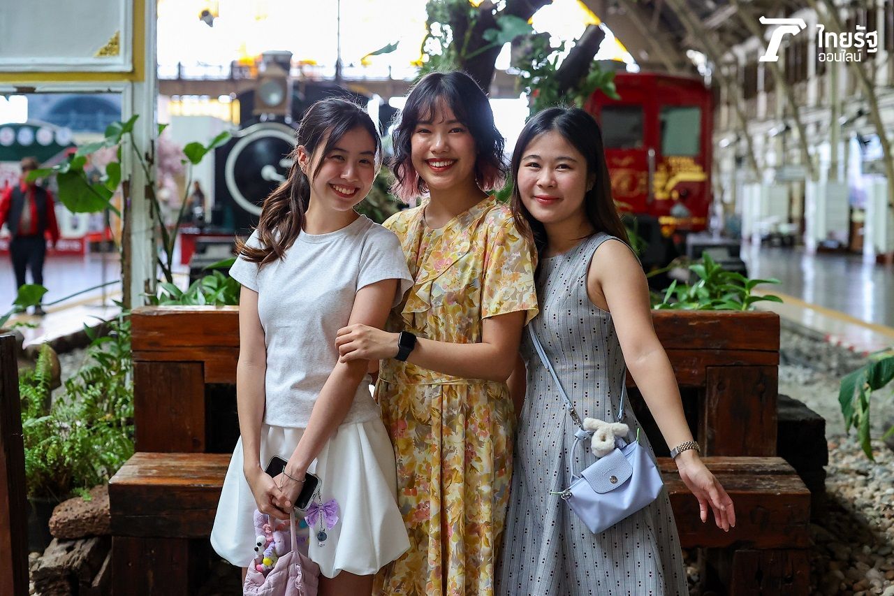 (จากซ้ายไปขวา) แป้ง, ฝ้าย และเมอรี่ ตัวแทนกลุ่มวัยรุ่น Gen Z ที่สนใจการเต้นสวิง