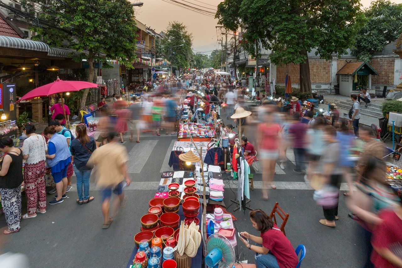 ถนนคนเดิน จังหวัดเชียงใหม่ (ภาพจาก iStock)