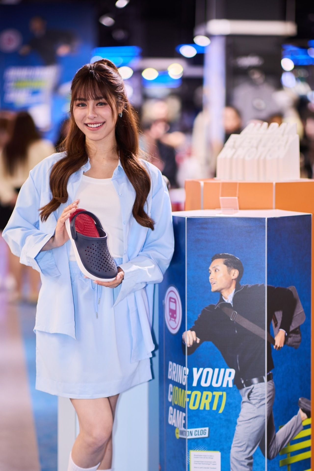 พีพี ปุญญ์ปรีดี คุ้มพร้อม รอดสวาสดิ์ ในลุคสดใส กับรองเท้า Crocs InMotion