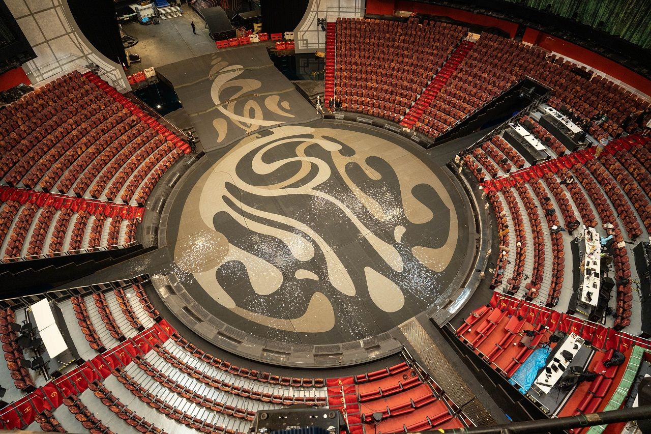 โรงละครทรงกลม 270 องศา พร้อมระบบน้ำ, แสง, เลเซอร์ และเอฟเฟกต์พิเศษ