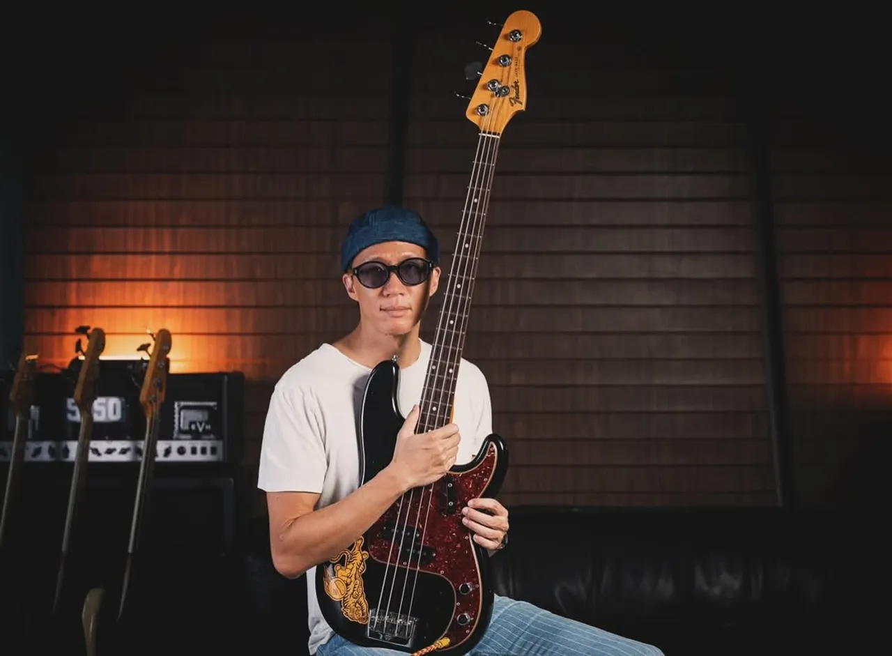 ก้อ มือเบส วง Groove Riders