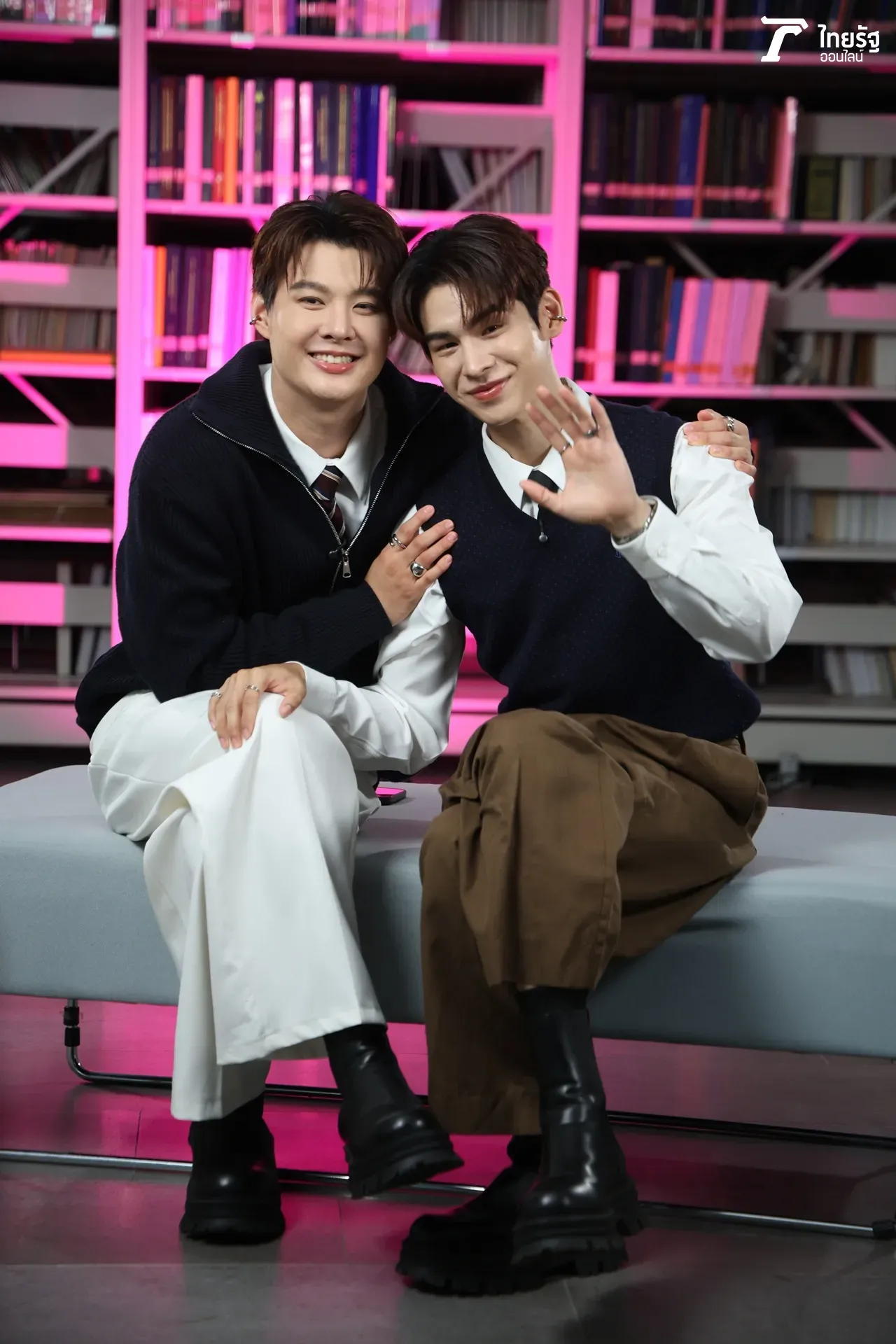 เซ้นต์ - ภูม 2 หนุ่มพี่น้องสุดซี้ บุคลิกต่างกันแต่นิสัยเข้ากันได้อย่างลงตัว (คลิป)