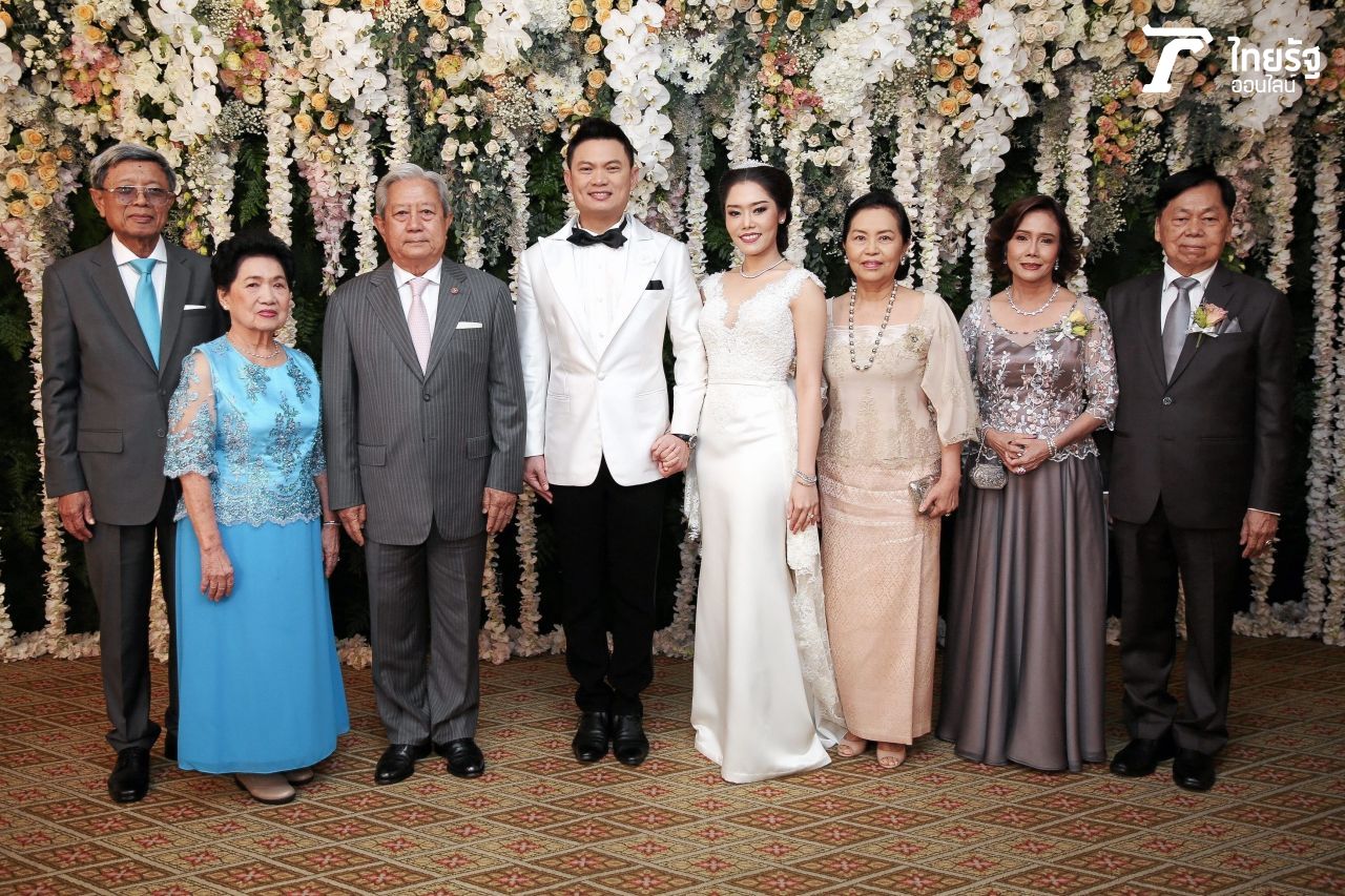 นายสุชัชวีร์ สุวรรณสวัสดิ์ สมรสครั้งที่ 2 กับ สวิตา สุวรรณสวัสดิ์ (สกุลเดิม ปิตะวรรณ)