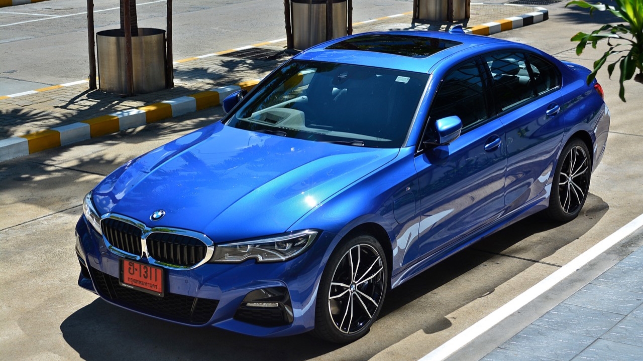 Bmw m3 plug 2024 in hybrid