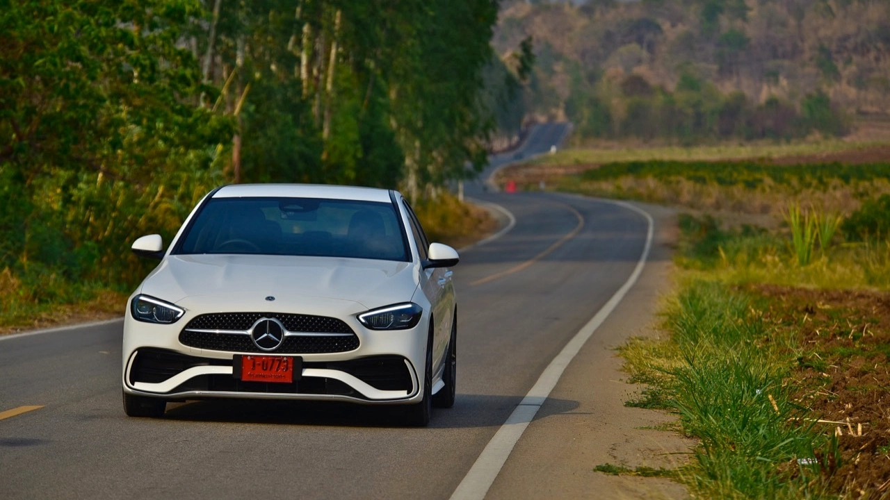 ประกอบไทย ขับไกลเฉียด 1,000 กิโลเมตร ทดสอบ MERCEDES-BENZ NEW C220d AMG LINE 