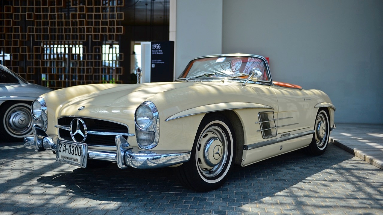 ย้อนอดีต Mercedes-Benz 300 SL Roadster