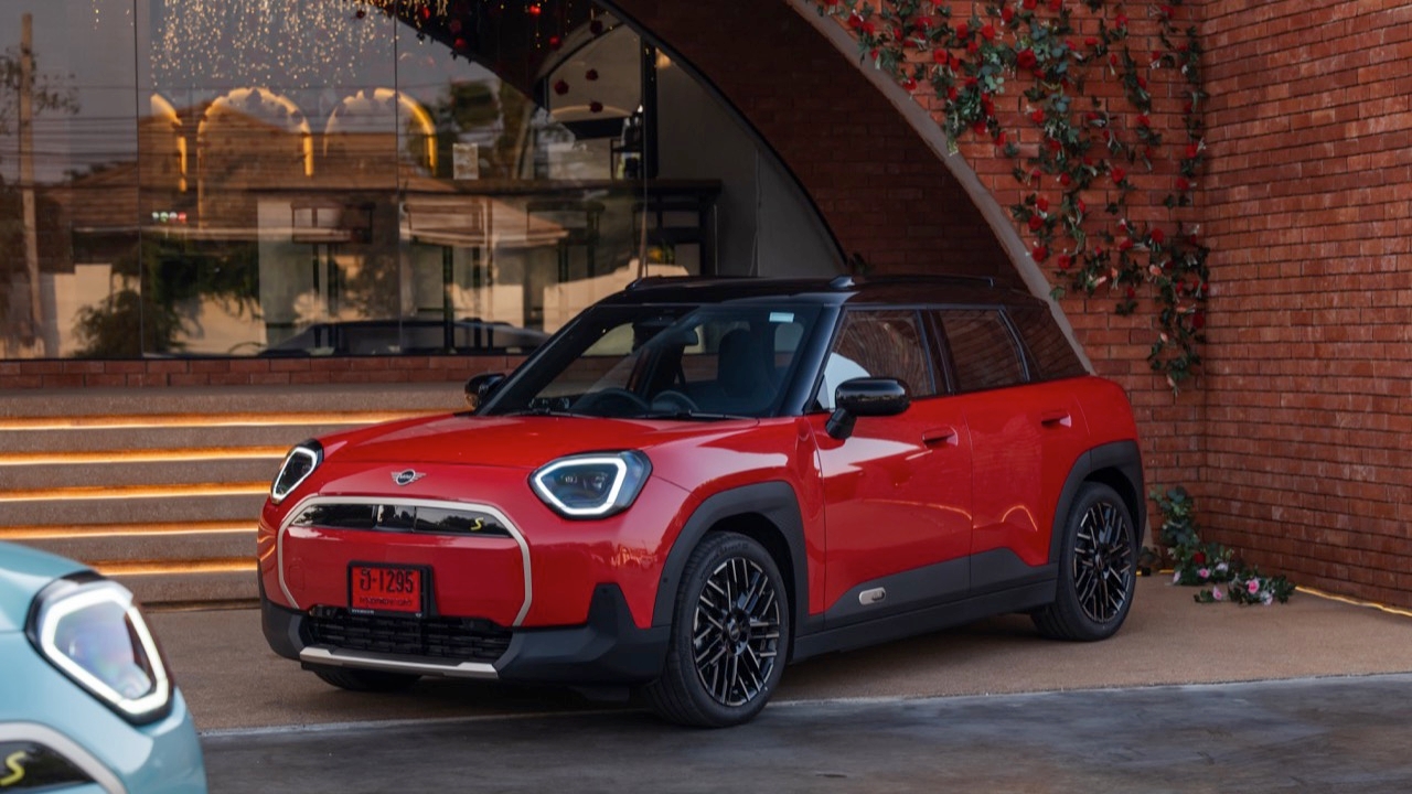 MINI ACEMAN SE-เหมือนสาวน้อยตาโต เท้าหนัก ที่รักเพื่อน