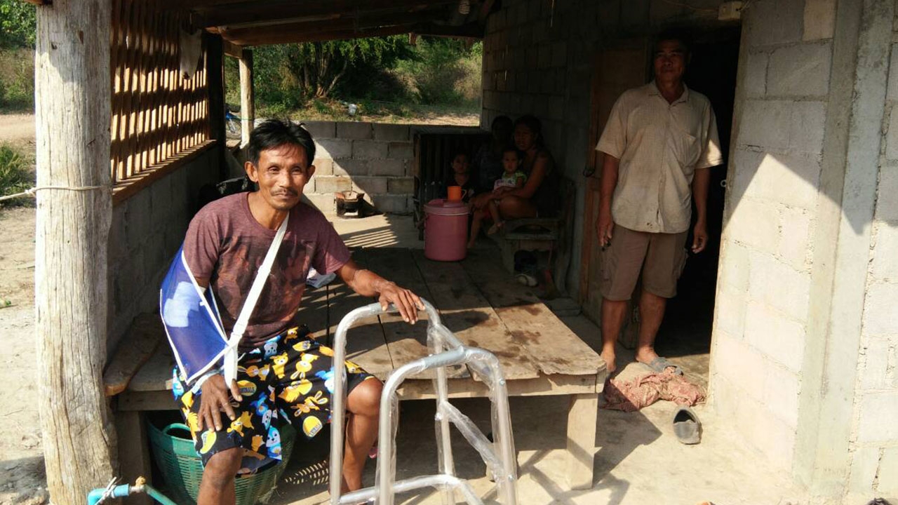 อช.แก่งกระจาน ส่งชายถูกช้างเหยียบถึงบ้าน หลังอาการดีขึ้นมาก