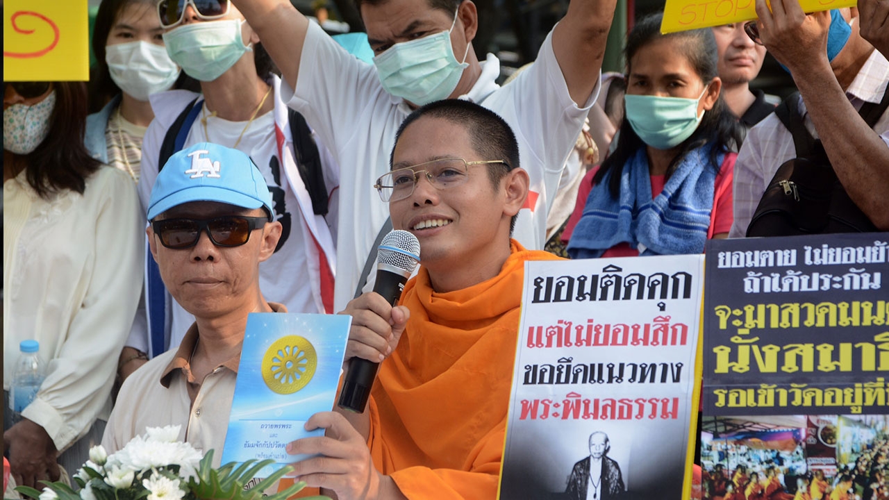 พระปลัดเสกสรรค์ ยันพบ ตร. 9โมงพรุ่งนี้ ลั่นถึงนอนคุก แต่จะไม่ลาสิกขา 