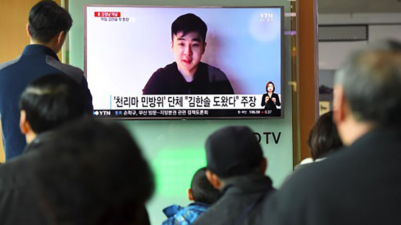 เผยตัวตนครั้งแรก ลูกชาย คิม จอง นัม หลังพ่อถูกลอบสังหาร (คลิป)