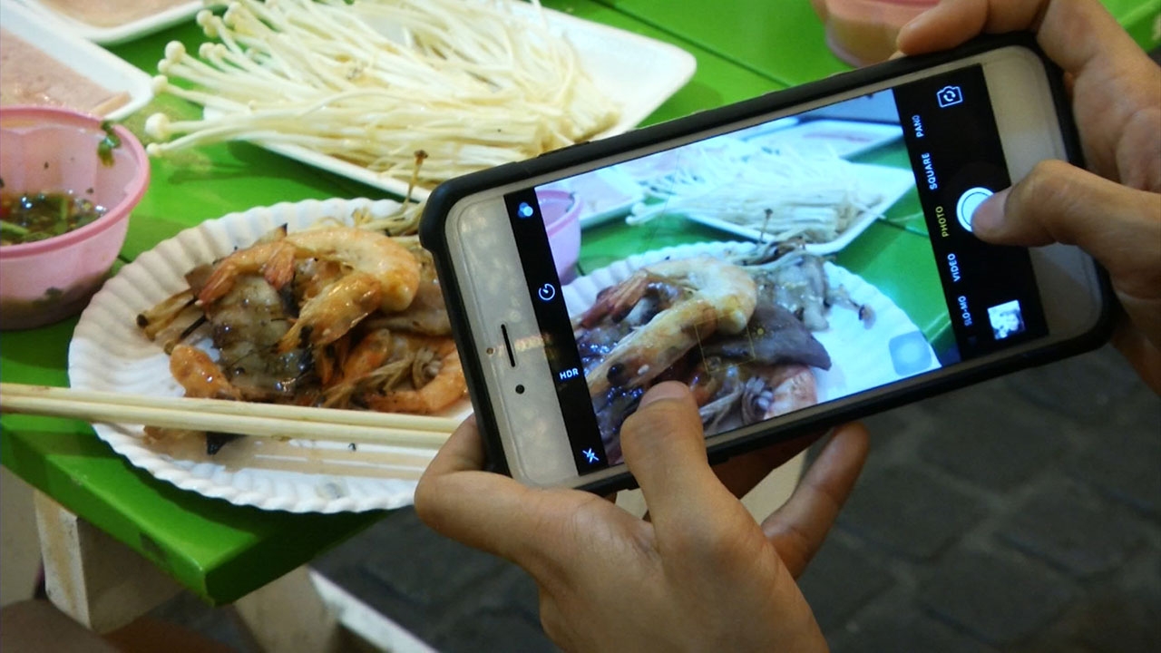 แคะ 2 ที คุณไม่ได้หูฝาด! ฟู้ดทรัก “Zeed กุ้งเตา” ถูก อร่อย 20 บาท