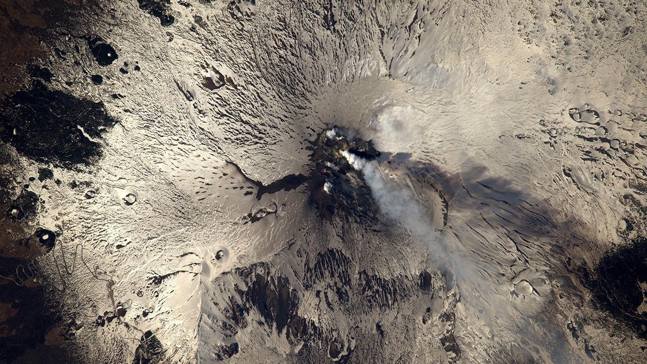 ควันจากปล่องภูเขาไฟเอตนา