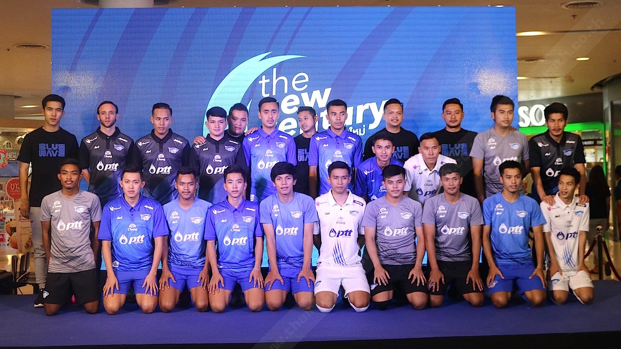 โฉมใหม่! พีทีที บลูเวฟ ชลบุรี เปิดตัวสู้ศึกฟุตซอลไทยลีก 2017