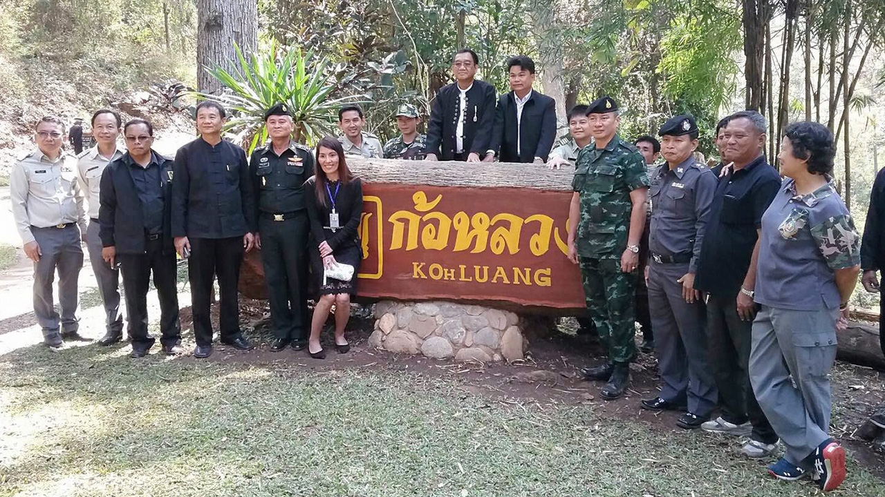 น้ำตกก้อหลวง “แอ่งน้ำสีสวย” อช.แม่ปิง
