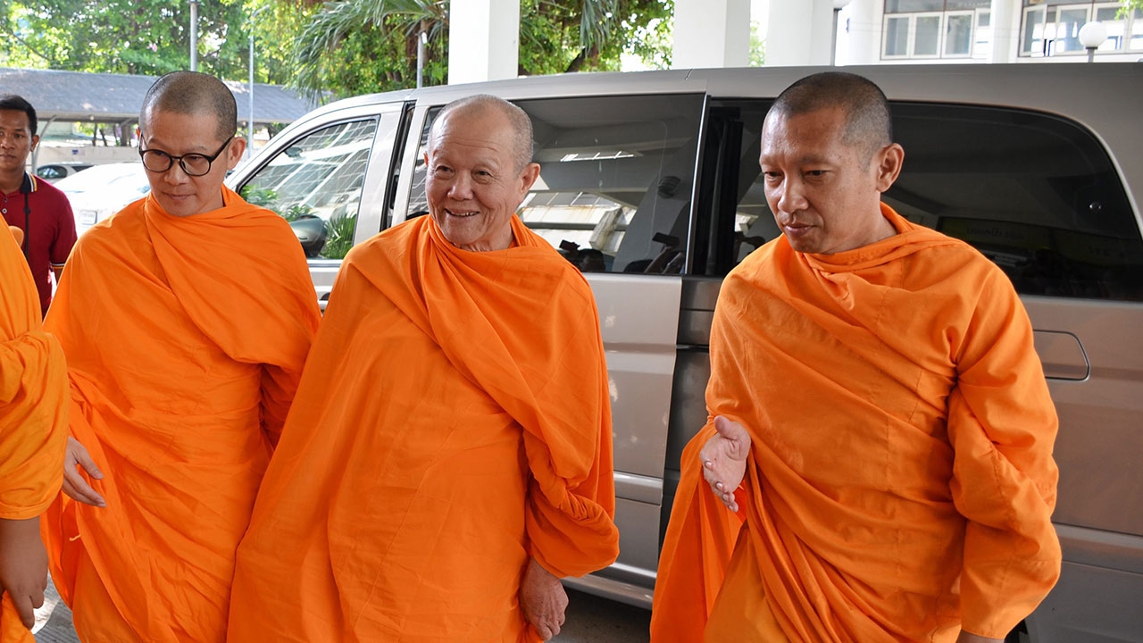 พระทัตตชีโว เข้ารับข้อหา