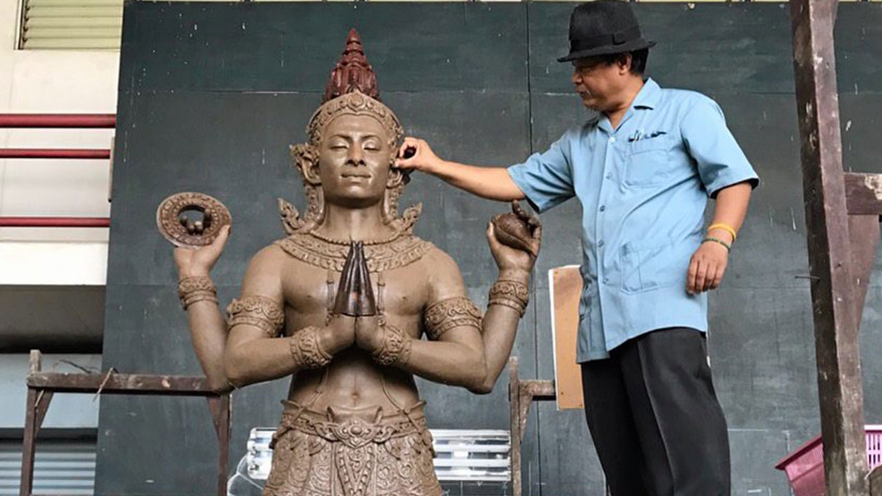 ปั้นพระพักตร์ องค์นารายณ์ เหมือนกับร.9