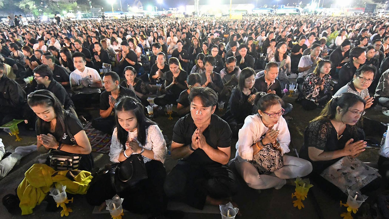 ปชช.ร่วมใจ สวดมนต์ข้ามปีรำลึก-รัชกาลที่9