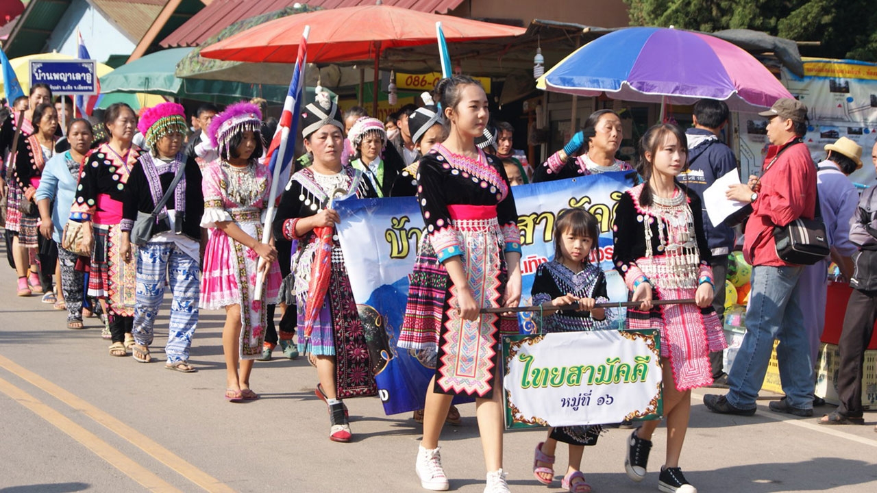 ชาวม้งชวนบอกรักบน 'ภูชี้ฟ้า' หวานรับวันวาเลนไทน์