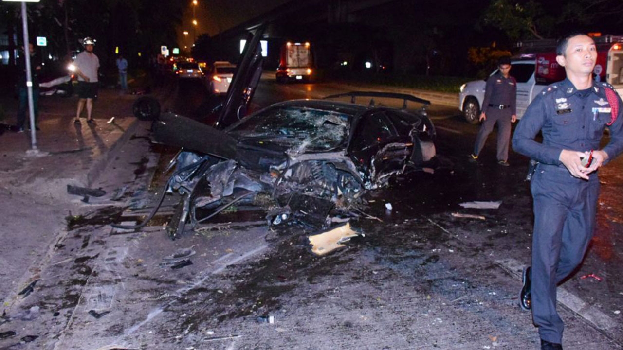 รถมันแรง ลัมโบร์กินี ชนพังเละ