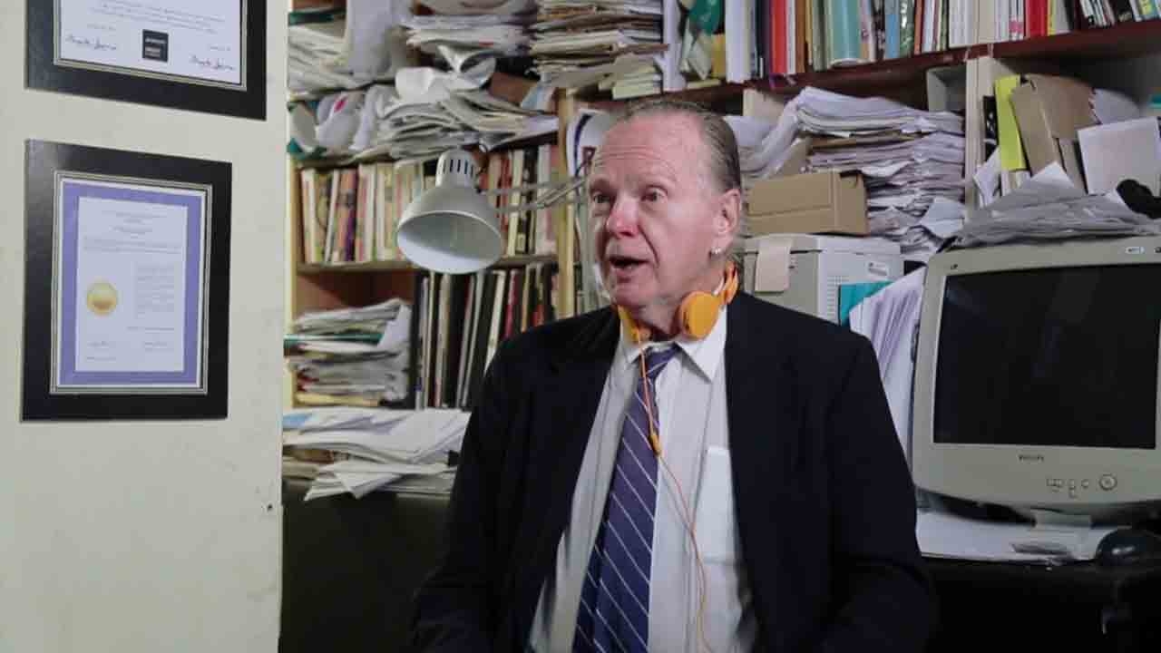 แชร์สนั่น ฮากระจาย'เนลสัน' ฝรั่งคลิป BKK 1st Time ร้องเพลงคืนความสุขฯ (ชมคลิป) 