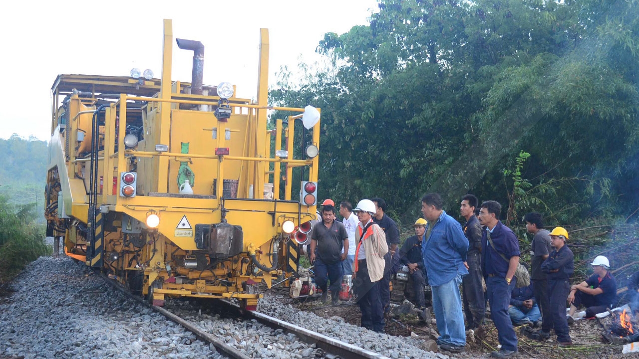 ซ่อมรางสถานีชุมพรเสร็จแล้ว! รฟท.แจ้งเปิดเดินรถไฟสายใต้      